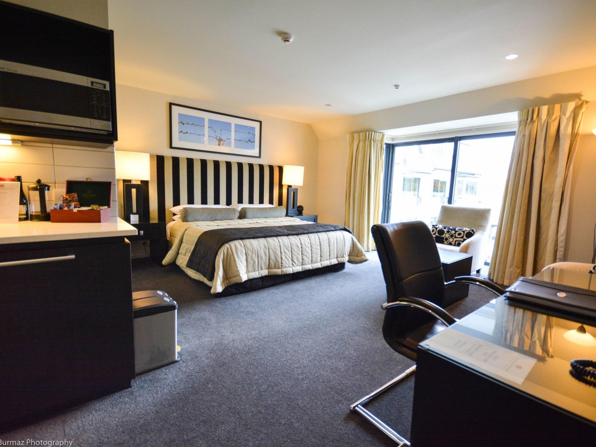 Carnmore Chateau Marlborough Blenheim Dış mekan fotoğraf A typical studio apartment