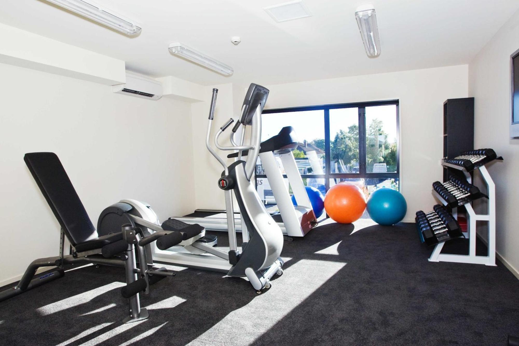 Carnmore Chateau Marlborough Blenheim Konforlar fotoğraf A typical gym