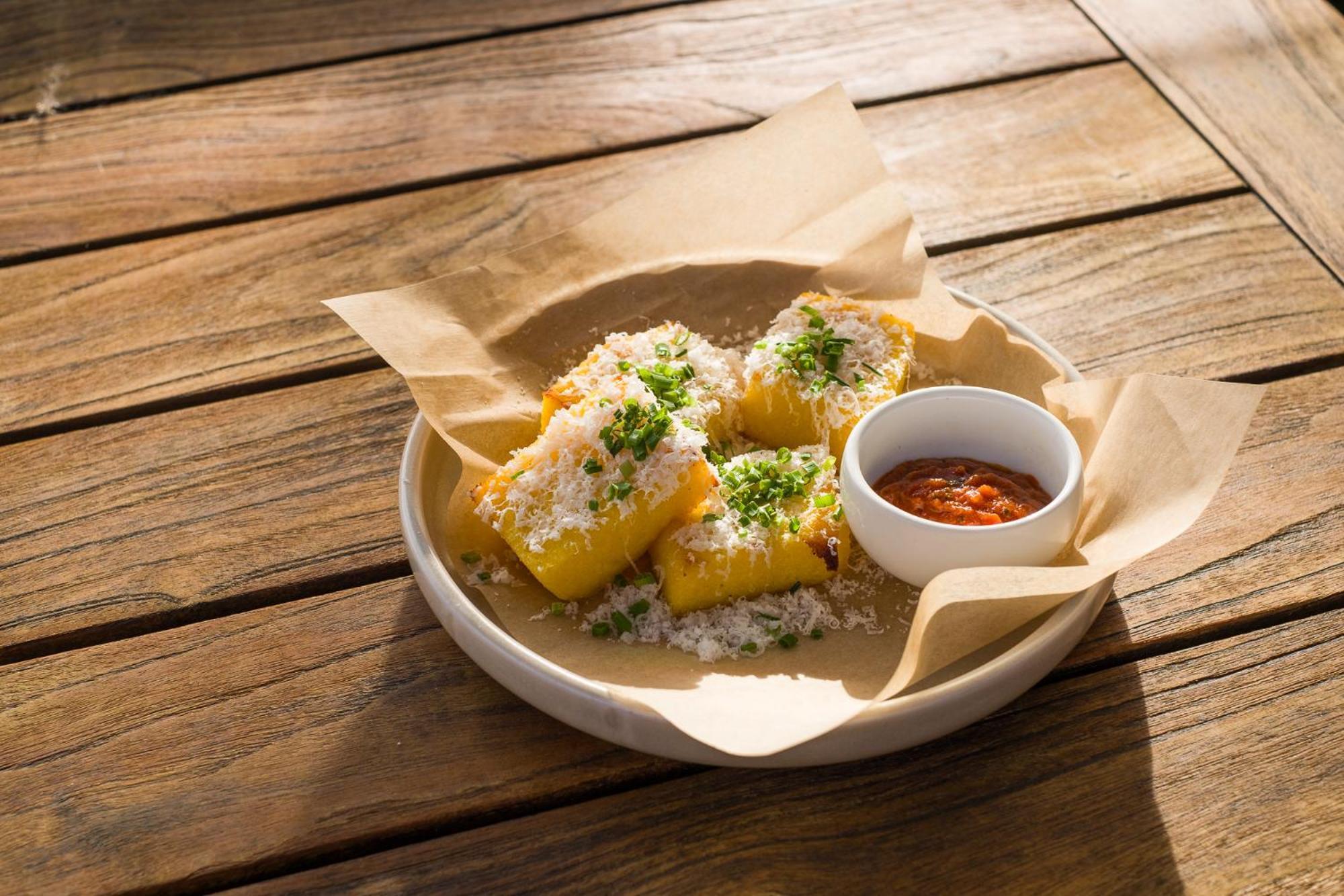 Carnmore Chateau Marlborough Blenheim Dış mekan fotoğraf A plate of yuca frita