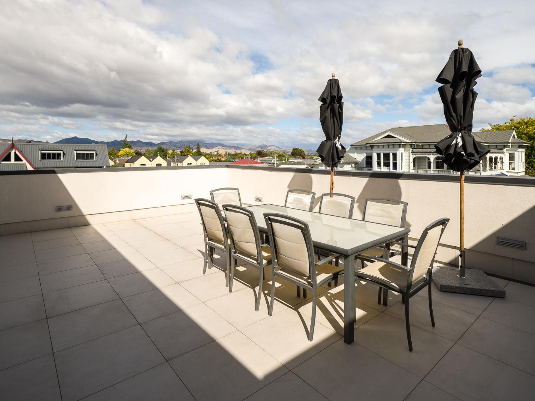 Carnmore Chateau Marlborough Blenheim Dış mekan fotoğraf A rooftop terrace